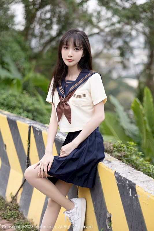 [秀人XiuRen] No.6126 模特林星阑 - 学妹制服+原色丝袜海南岛旅拍-御萝部落
