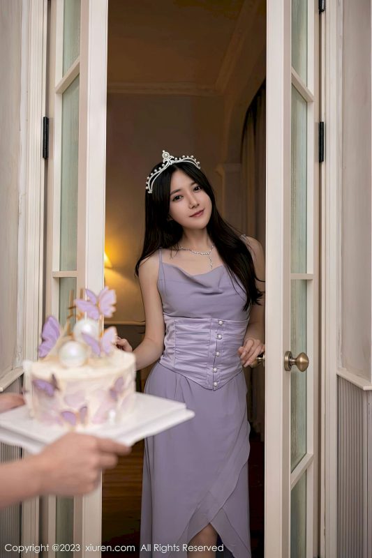 [秀人XiuRen] No.6286 鱼子酱Fish - 紫灰色连衣长裙珠三角旅拍-御萝部落