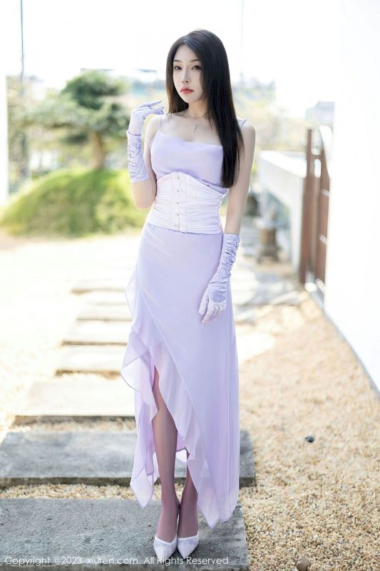[秀人XiuRen] No.6324 徐莉芝Booty - 淡紫长裙+紫色丝袜性感写真-御萝部落