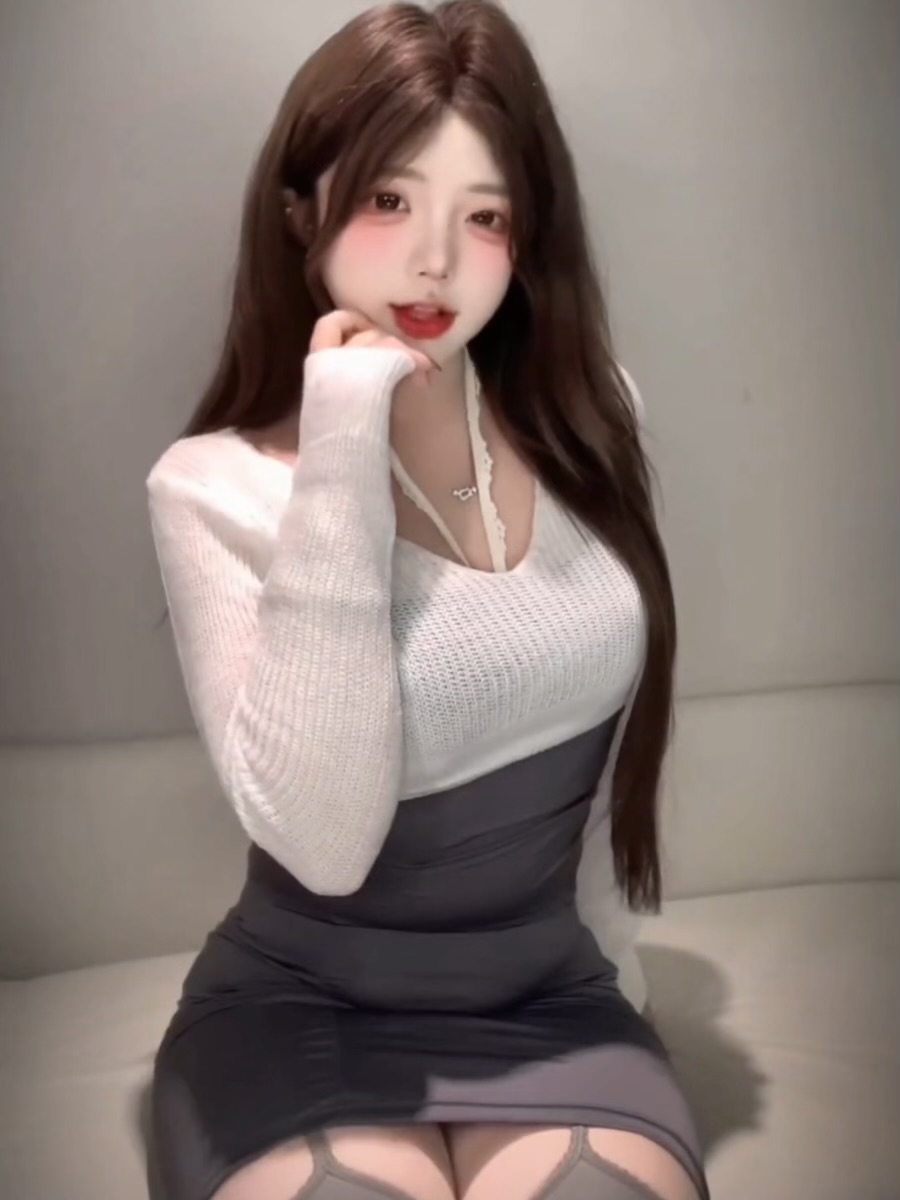 【秘语空间】抖音小猫困困合集【14V】-御萝部落