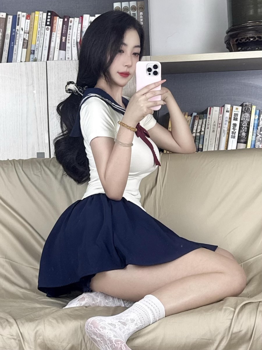 杨晚柠：抖音百万粉高颜值网红 岛遇尽显多风格魅力-御萝部落