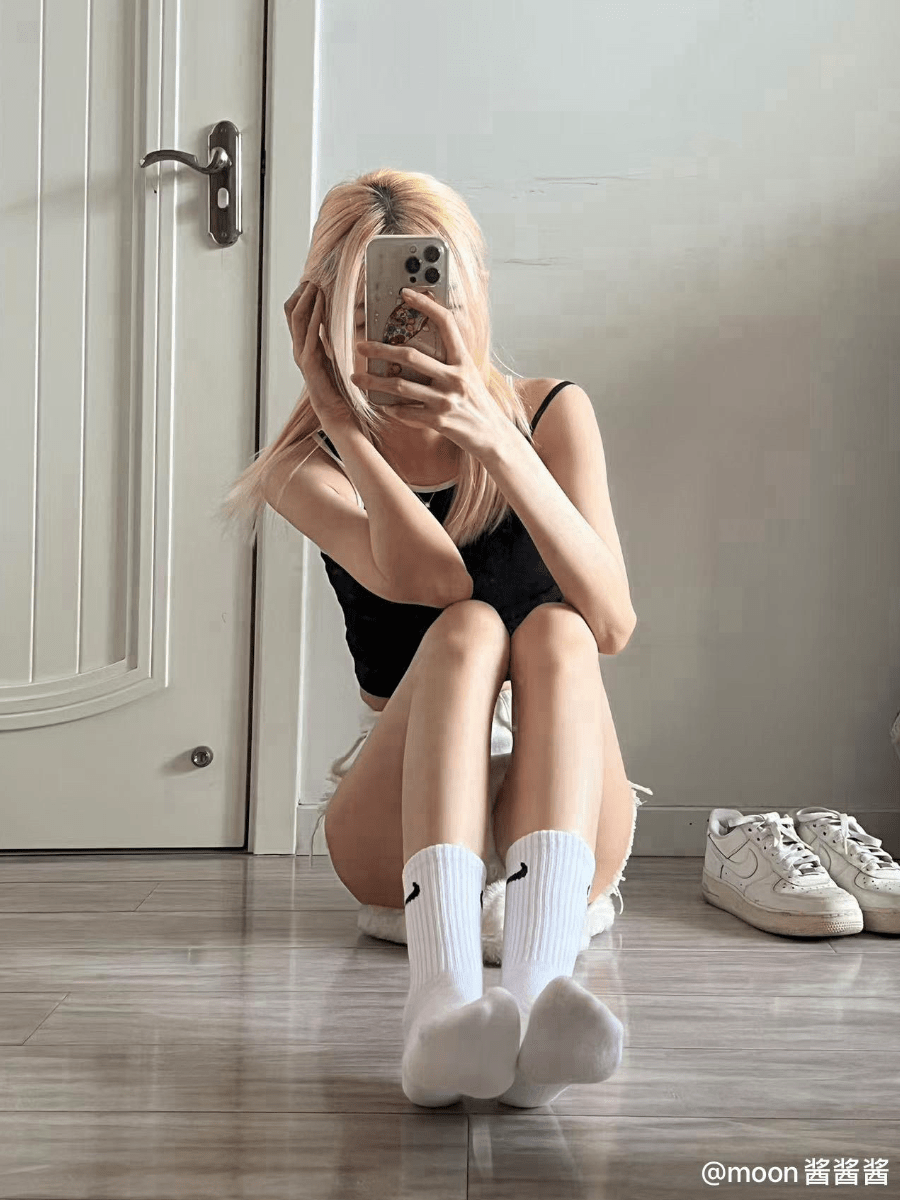 抖音moon酱酱酱微密圈合集【170P 18V】-御萝部落