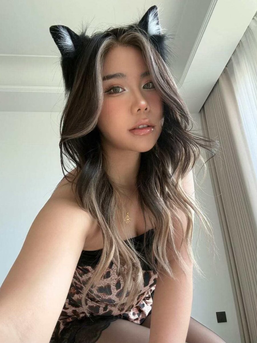 黑皮椰 岛遇阳光元气博主 高辨识度个性创作者-御萝部落