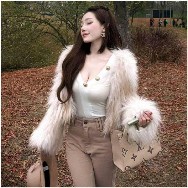 抖音网红露宝吃不饱岛遇图片视频合集下载-御萝部落