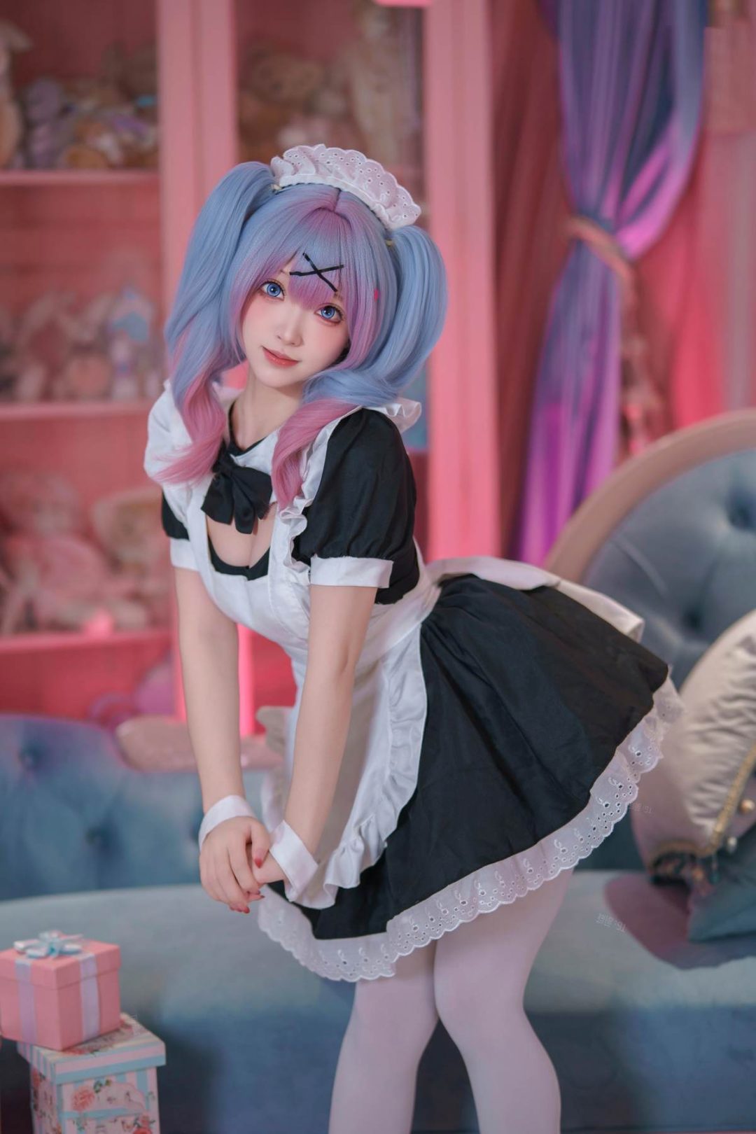 Bangni邦尼 - 初音未来 兔子洞女仆：蓝发女仆白丝露臀 大尺度还原 82P-御萝部落