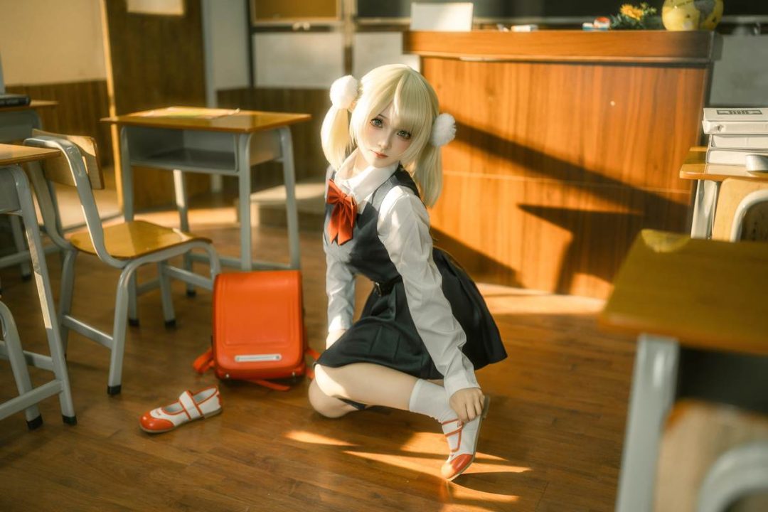 Bangni邦尼 - 时雨羽衣：教室白丝制服 比基尼美腿还原 87P-御萝部落