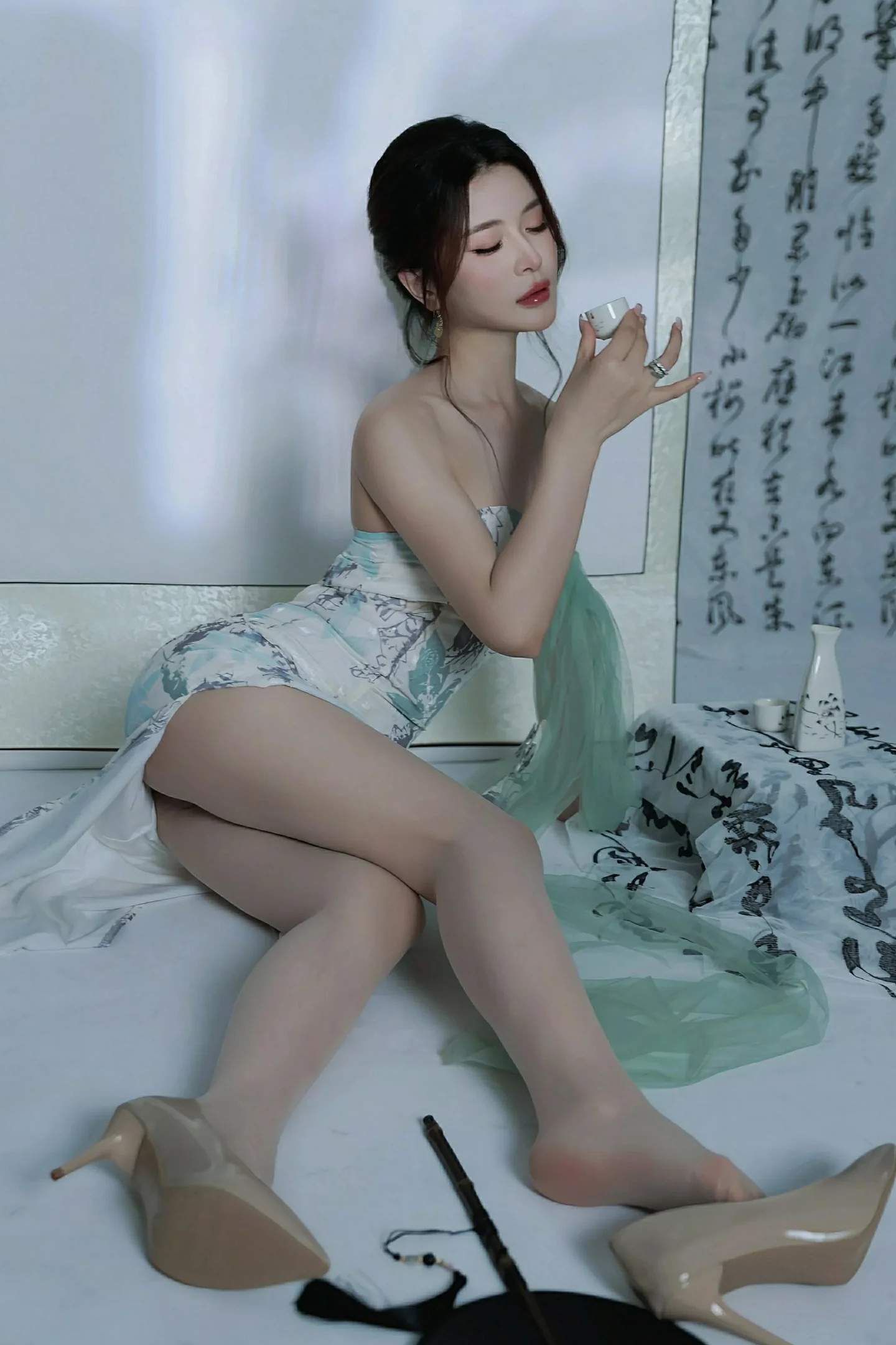 图片[1]-阿依莎 浅色古风-御萝部落