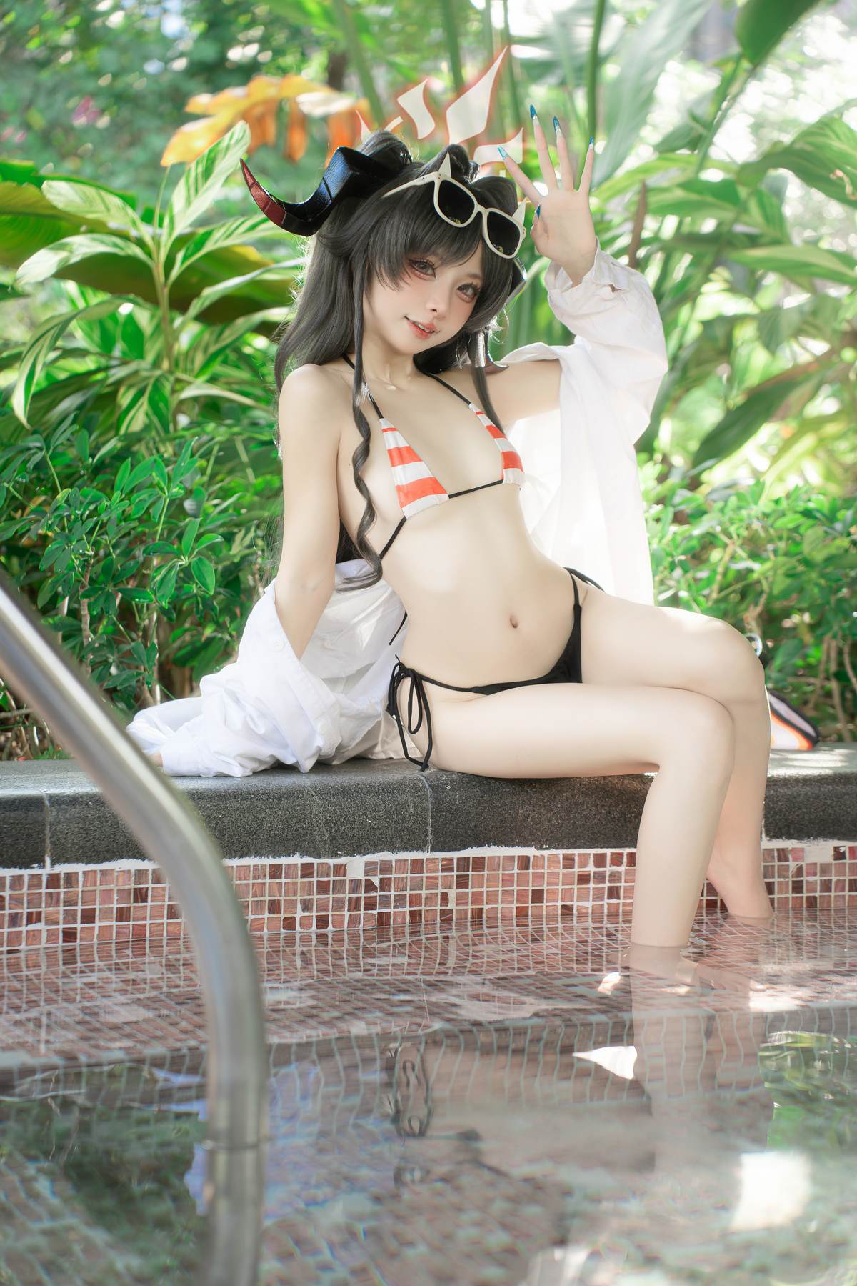 纸悦Etsu_ko - 蔚蓝档案 鬼怒川霞水着：泳池水着白外套 44P-御萝部落
