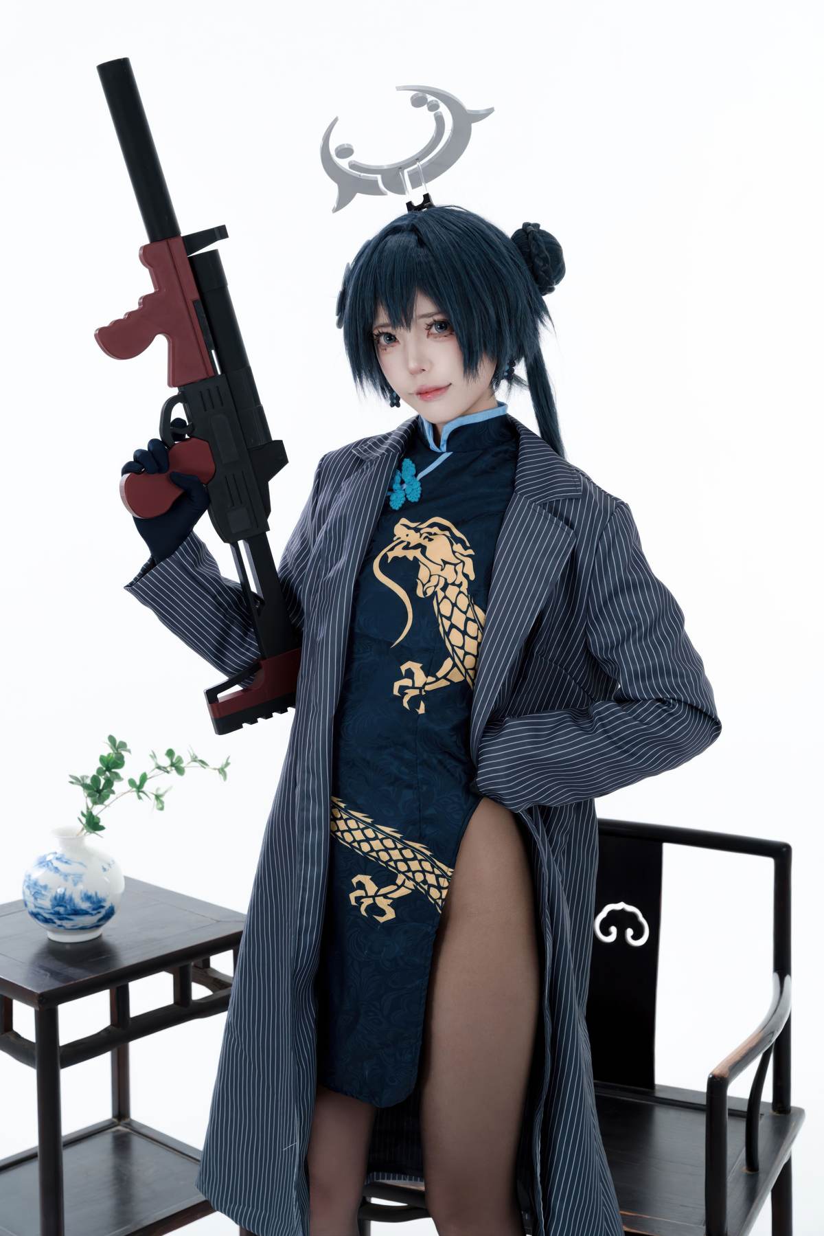 图片[2]-君颜圆又圆 – 龙华妃咲：黑金旗袍黑丝枪械道具 大尺度露出 153P3V-御萝部落