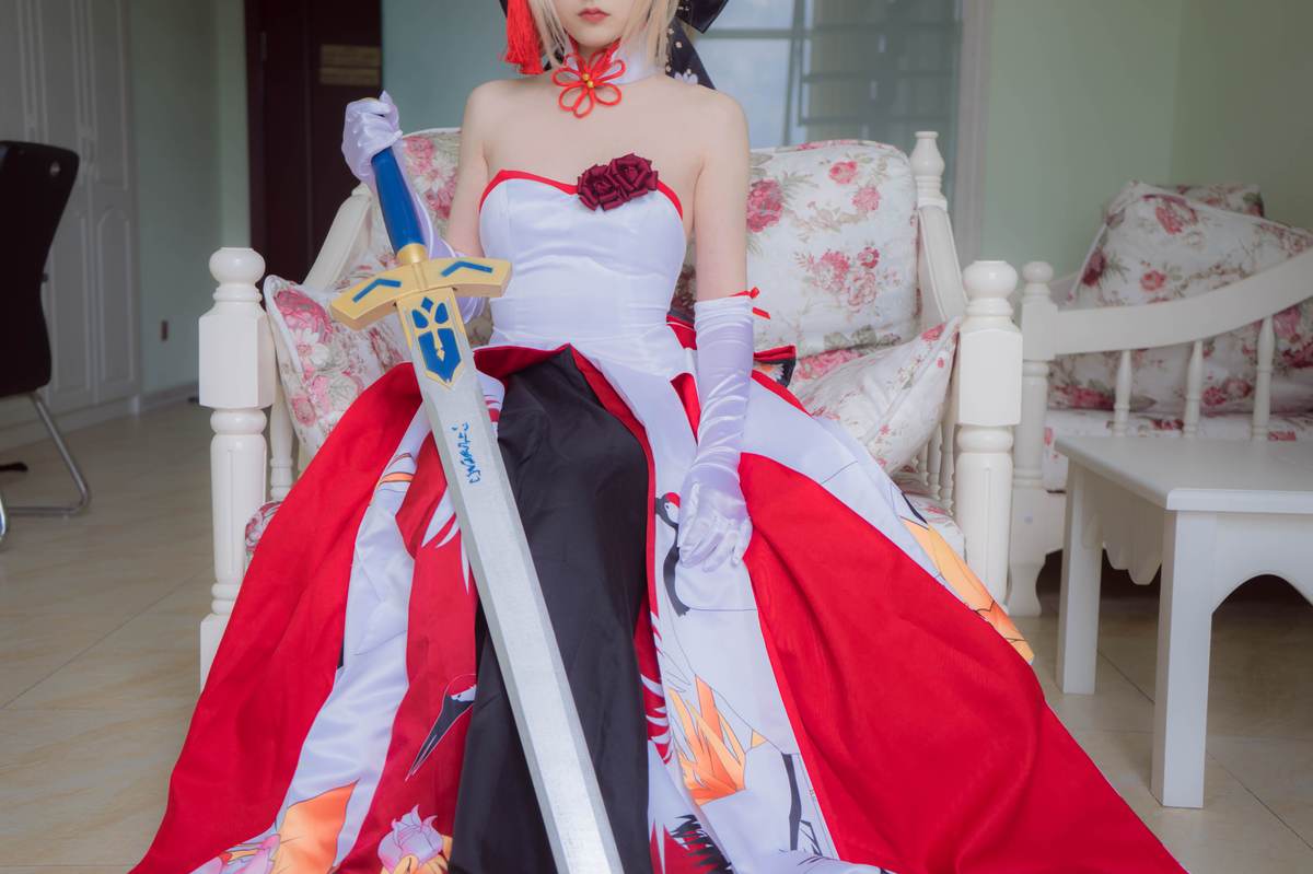 图片[1]-少女映画 – Fate Saber 仙鹤礼服：大尺度角色还原 75P-御萝部落