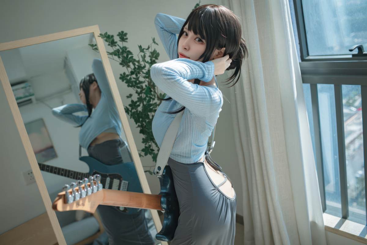 图片[1]-三無人型 – 吉他妹妹：原创吉他少女造型还原 音乐主题与舞台感结合 自然氛围下的人物神态与青春感呈现 24P-御萝部落