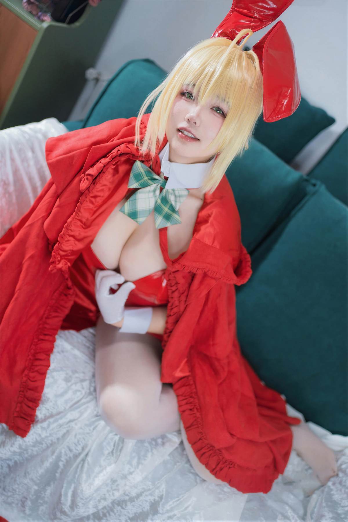 阿半今天很开心 - FGO 尼禄圣诞节：红白紧身巨乳美腿还原 71P-御萝部落
