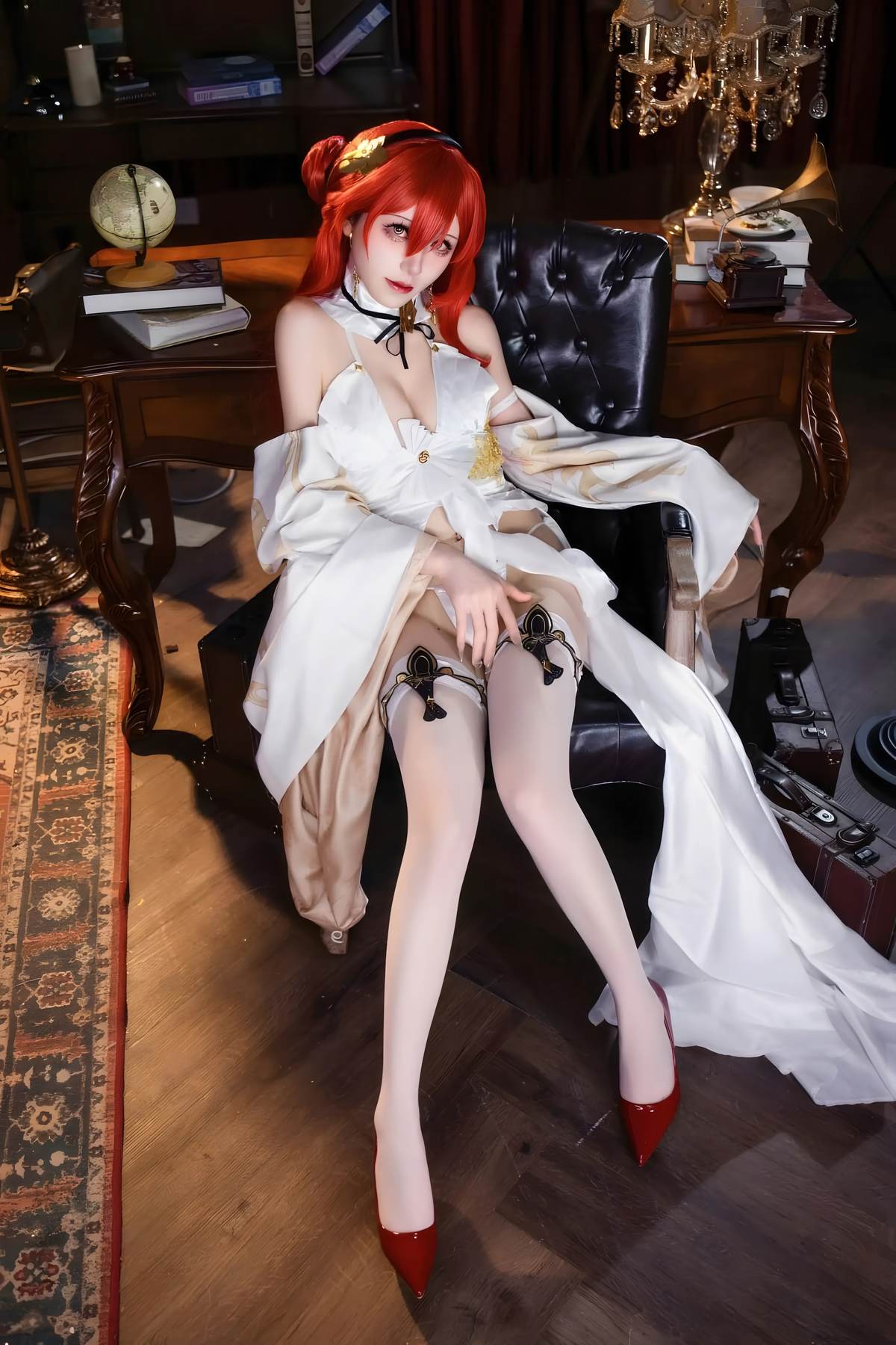 双木扶苏 - 崩坏·星穹铁道姬子：姬子角色造型还原 科幻设定服饰与沉稳气质呈现 简洁场景突出人物神态与氛围表现 30P-御萝部落