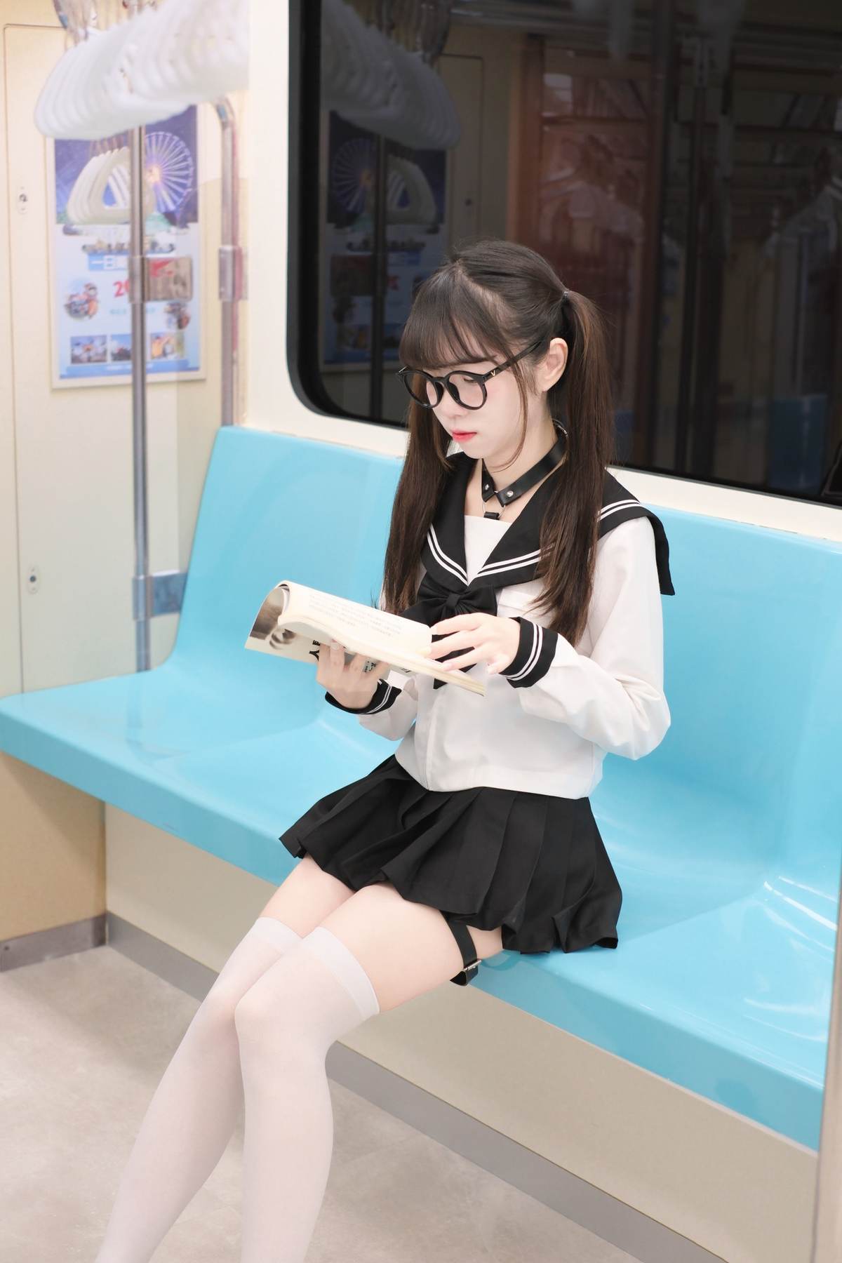 可可小白兔 - 電車上の女高中生 70P-御萝部落