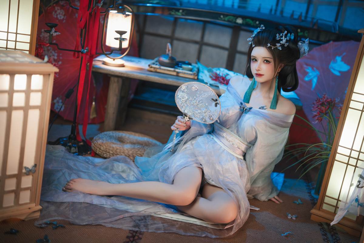 鹿八岁 - 碎蝶梦：唯美古装的柔光氛围很梦幻 镜头表现更大胆 美腿美乳细节都很抓眼 195P1V-御萝部落