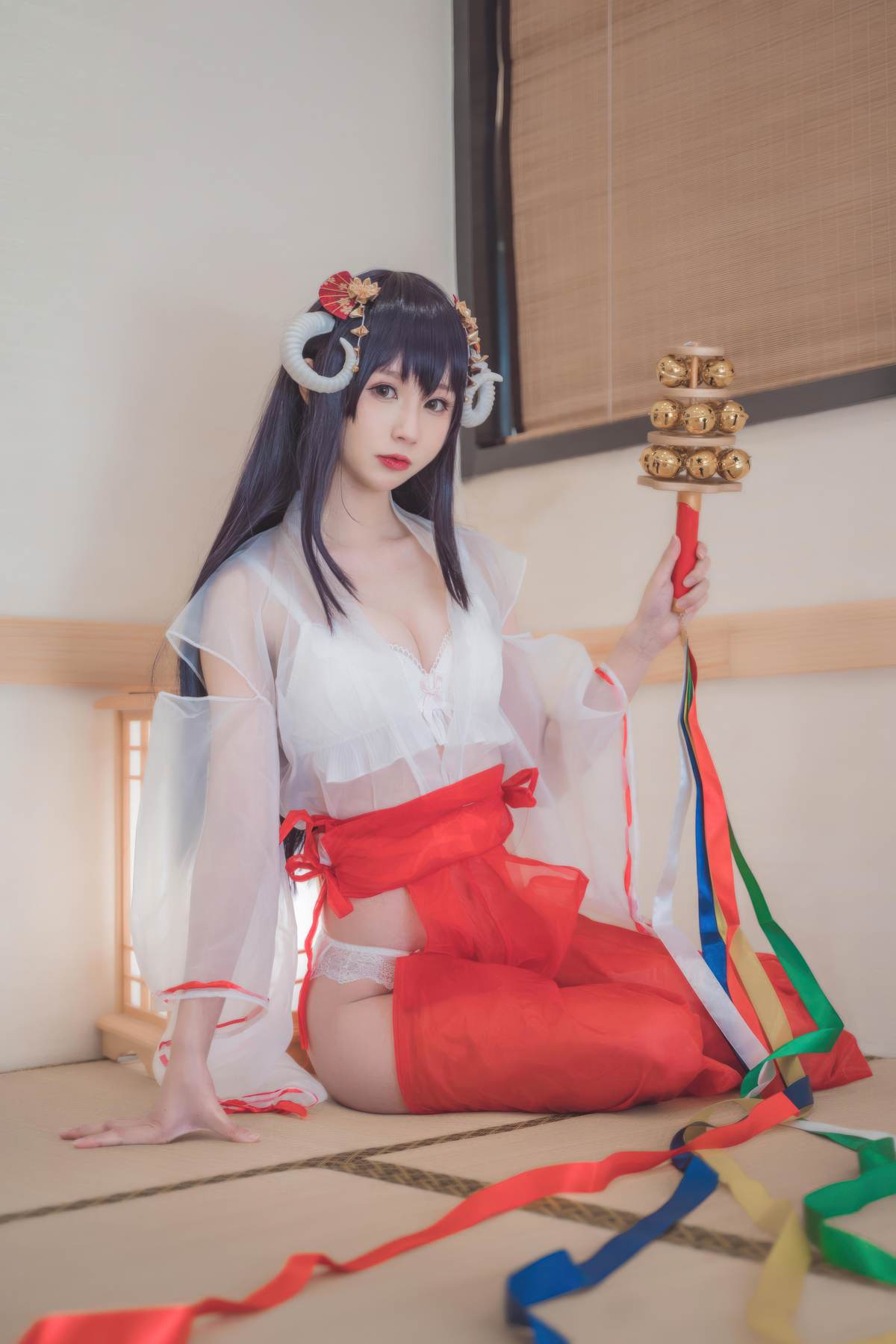 西园寺南歌 - 透明巫女主题COS：轻薄巫女装与通透材质结合 在日系神社风格中呈现柔美与神秘并存的视觉效果 30P-御萝部落