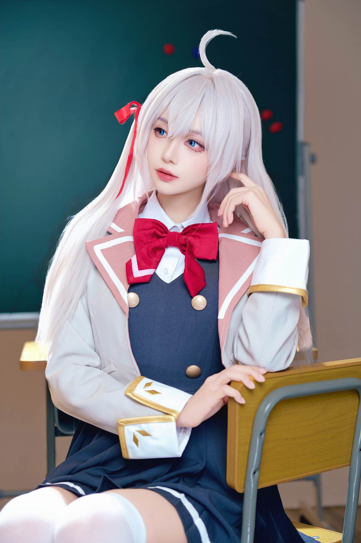 图片[2]-Shika小鹿鹿 – 艾莉同学：白发校园制服白丝教室写真 38P-御萝部落