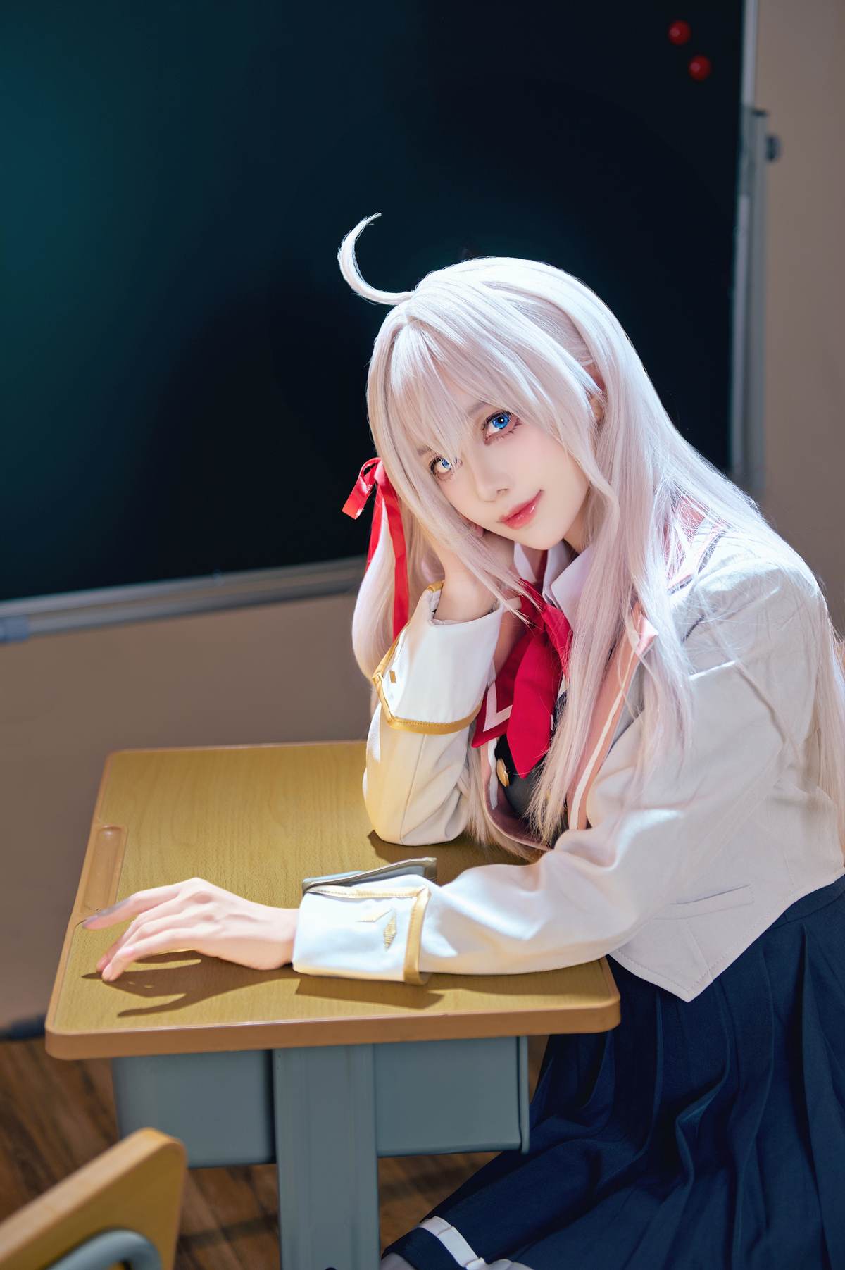 图片[3]-Shika小鹿鹿 – 艾莉同学：白发校园制服白丝教室写真 38P-御萝部落