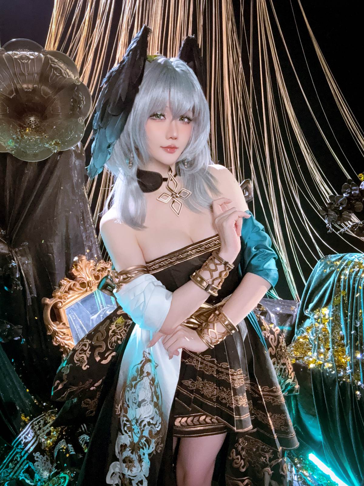 星之迟迟Hoshilily - 明日方舟 霍尔海雅：银发露肩黑金礼服 美胸大腿还原 35P-御萝部落