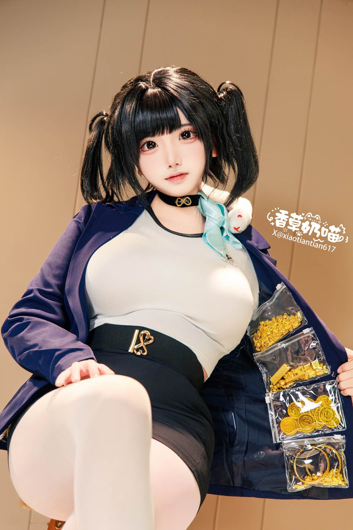香草奶喵 - 胜利女神 妮姬 索拉：黑蓝外套白丝巨乳还原 136P22V-御萝部落