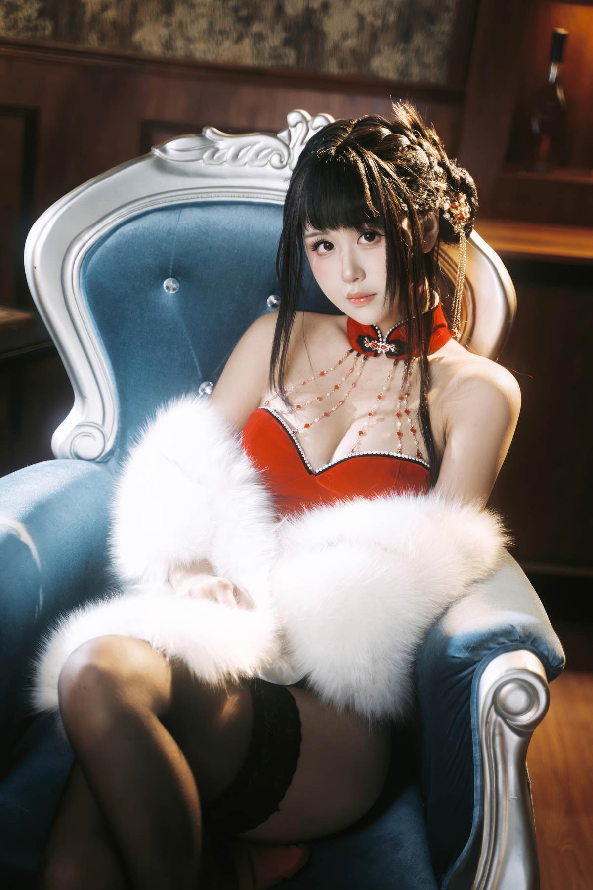 图片[1]-萌芽儿o0 – 朱砂痣：真人写实性感主题演绎 朱砂点缀妆容与情绪氛围 黑丝造型勾勒曲线 美乳线条与成熟魅惑并存 近景私房写真 26P-御萝部落