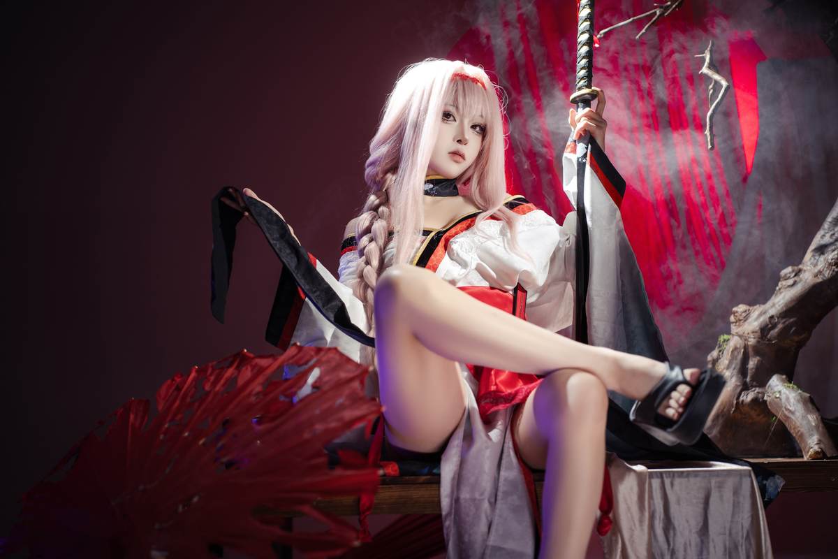图片[3]-矢量鱼 – Nikke胜利女神 暗莲：白发和风高开衩美腿 刀剑红黑布景 30P-御萝部落